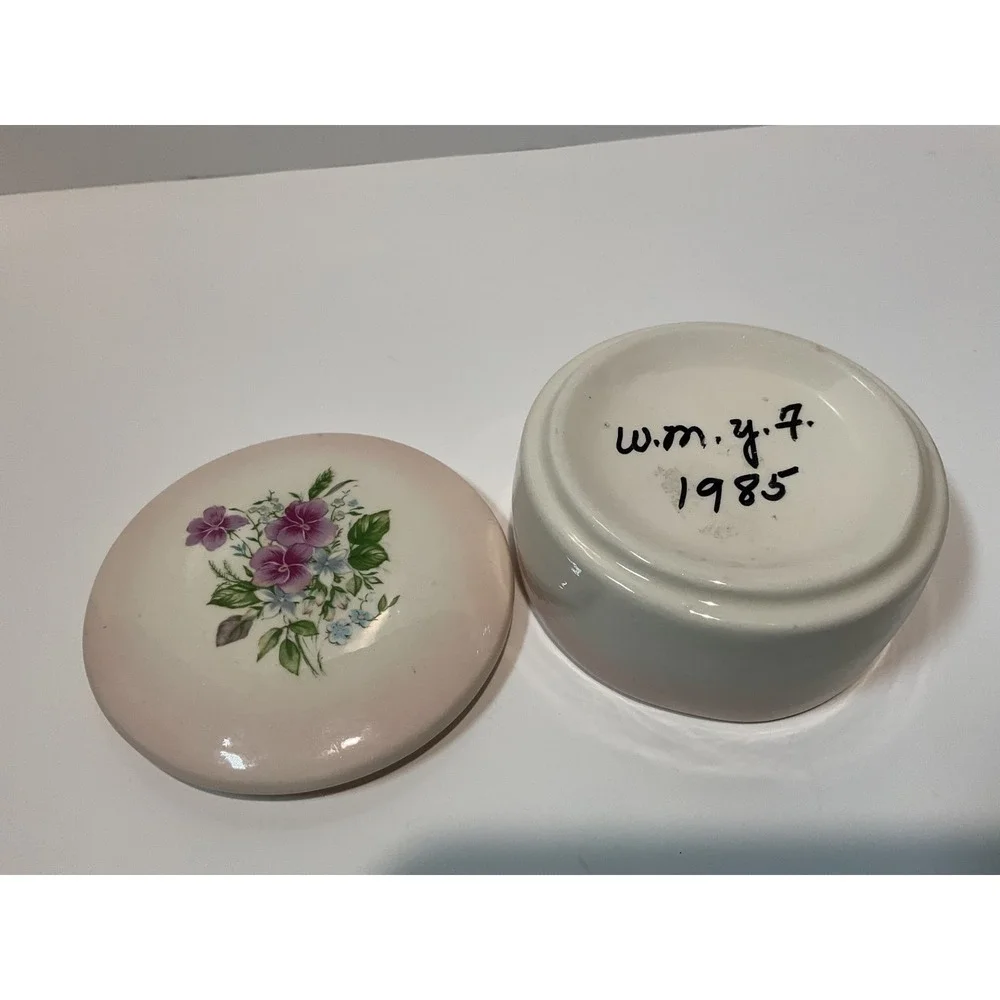 Vintage Ceramic Trinket Box Floral Design Hand Painted Pink Lid‎